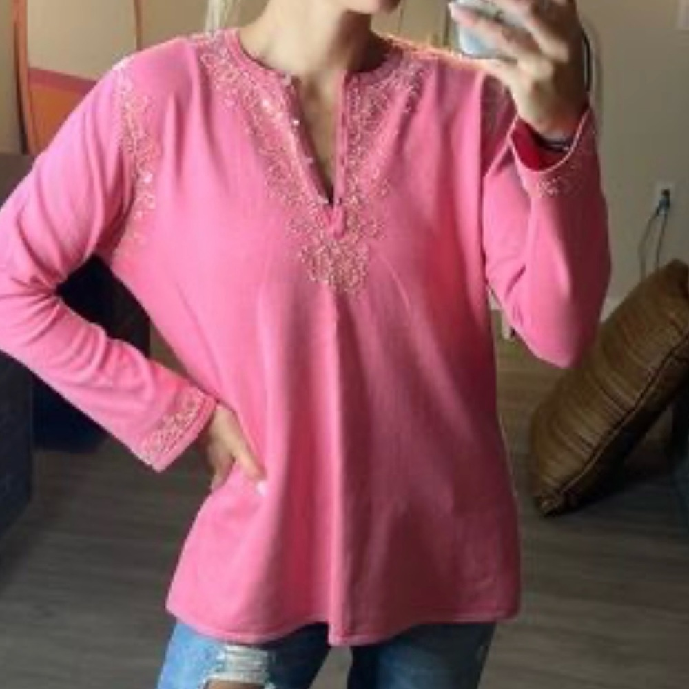✅Bebe Pink V-Neck Cashmere Sweater with Sequins, nice detailed work. GUC